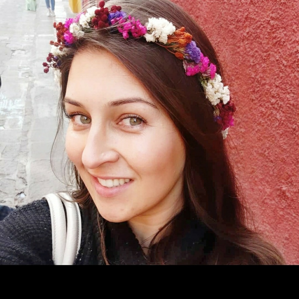 Meet your Posher, Daniela